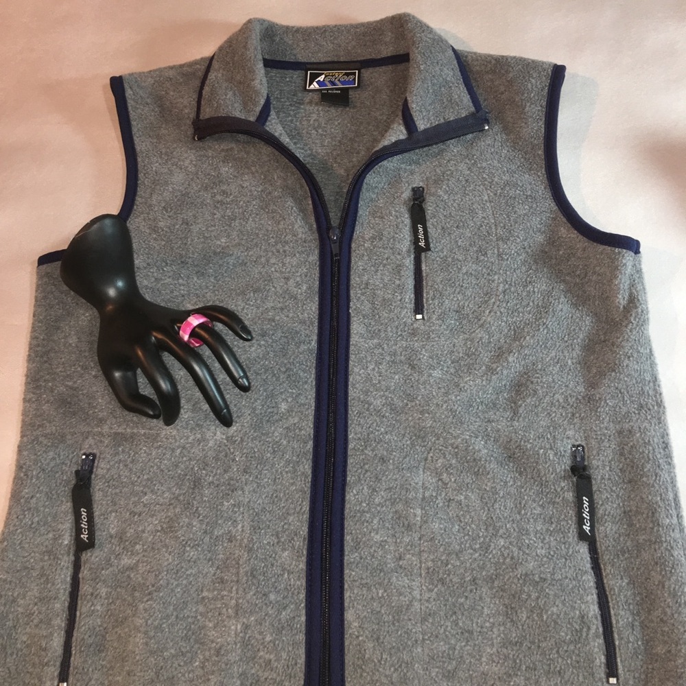 3/$25 Instant Action Vintage Flannel Vest Size M& Bonus Ring!